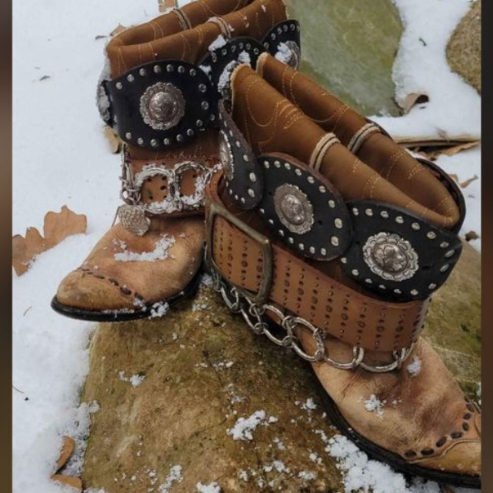 upcycled 1ofakind cowboy boots vintage
